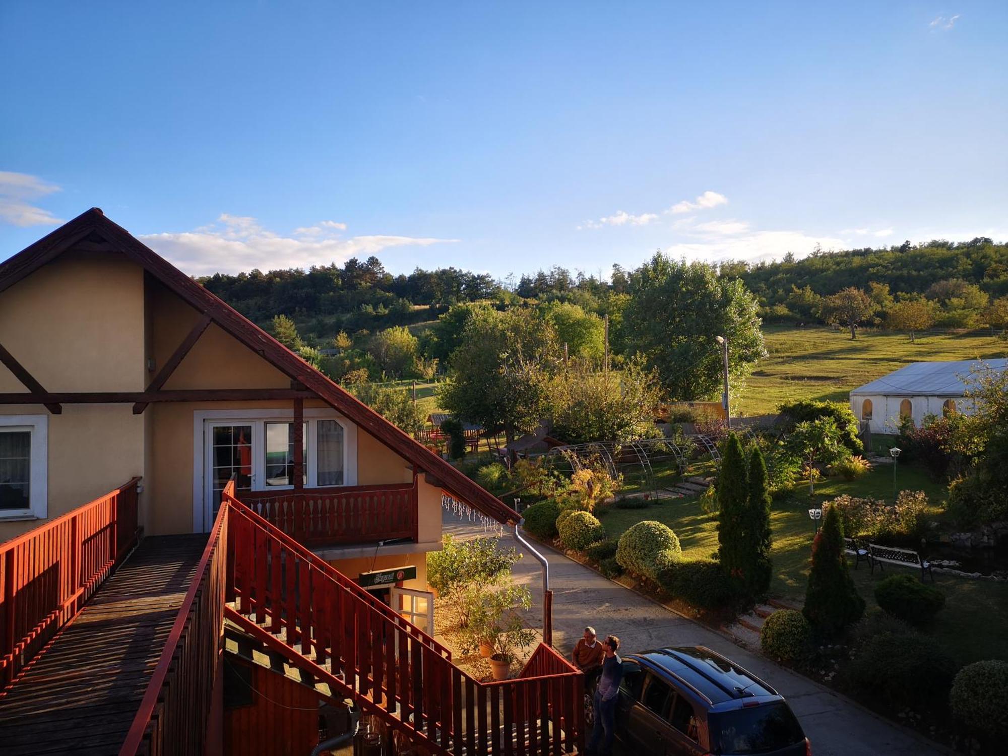 Pilisi Lovas Major, Dorog B&B 외부 사진
